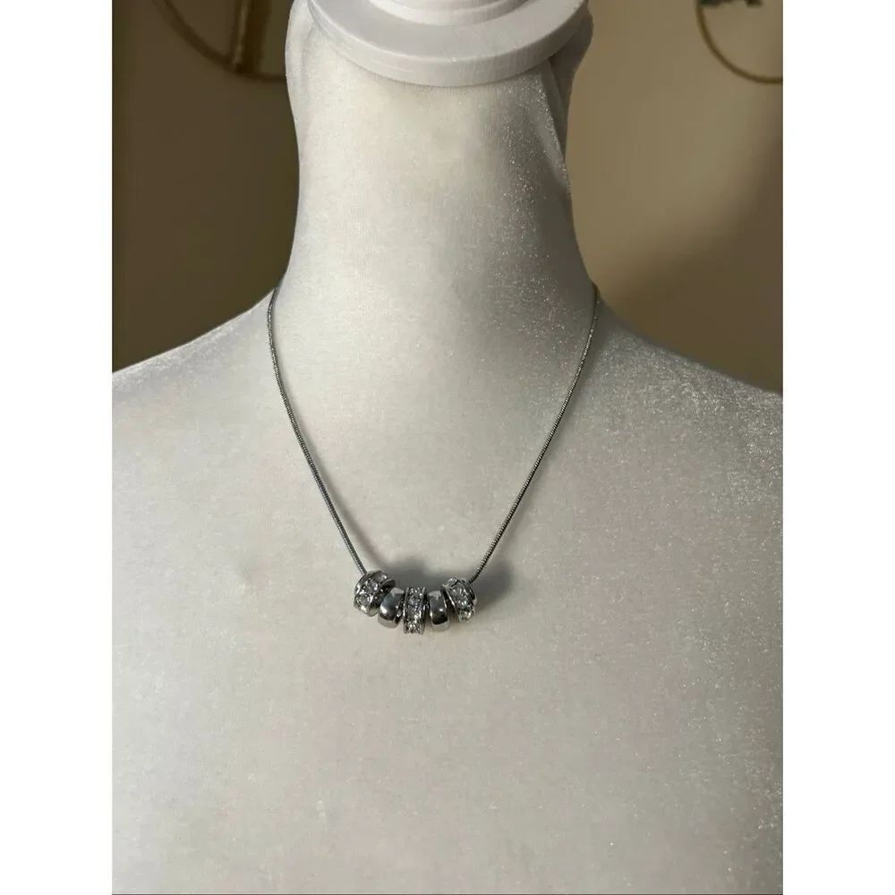 NWT! Guess Silver Tone Snake Chain Rhinestone Sliding Rondelle Ring Necklace